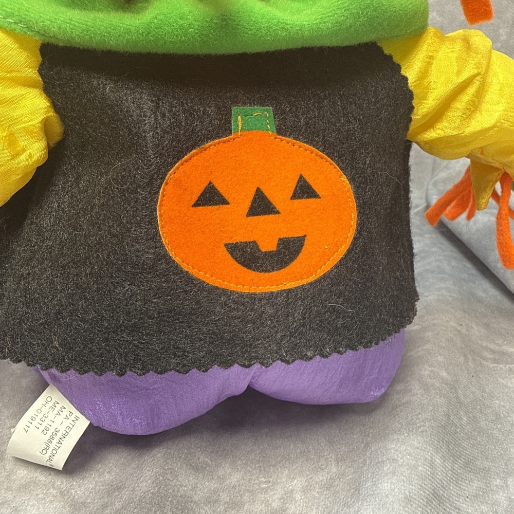 Vintage Scarecrow Plush 1993 Halloween Nylon International Silver 27" Fall Decor - Picture 6 of 14